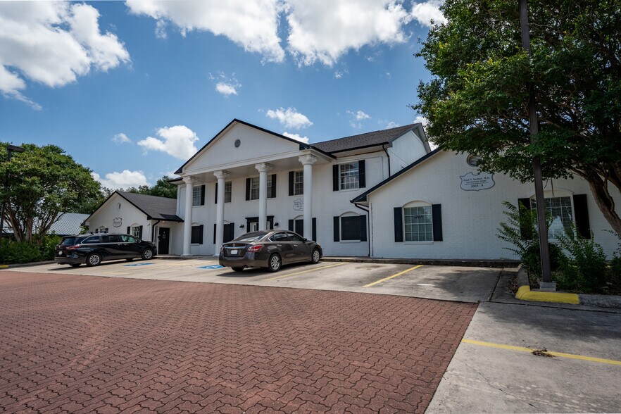 2003 Medical Pky, San Marcos, TX à vendre - Photo de l’immeuble – Image 3 sur 41