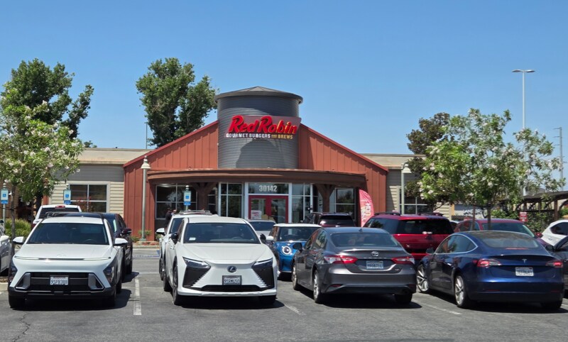 30142 Haun Rd, Menifee, CA à vendre - Photo de l’immeuble – Image 1 sur 5