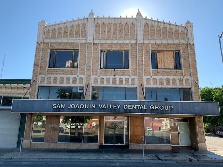 230 N California St, Stockton, CA à vendre - Photo de l’immeuble – Image 1 sur 5