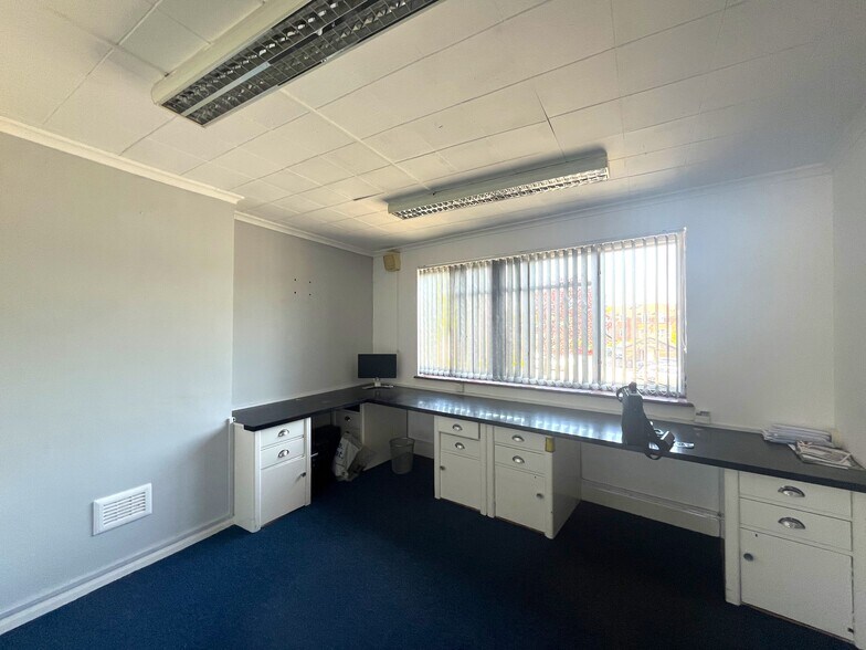 35 Woodside Rd, Amersham à louer - Photo de l’immeuble – Image 3 sur 3