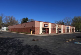 Plus de détails pour 401 N Main St, North Syracuse, NY - Local commercial à louer