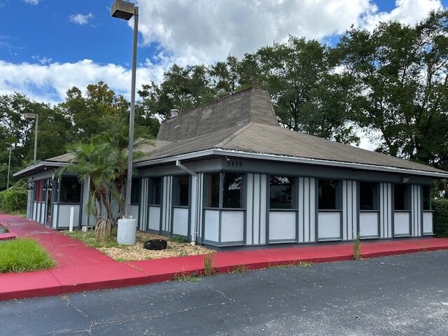 5439 N Orange Blossom Trl, Orlando, FL à louer - Photo de l’immeuble – Image 2 sur 4