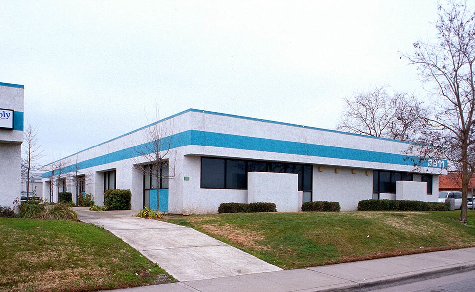 3911 Norwood Ave, Sacramento, CA à vendre - Photo de l’immeuble – Image 2 sur 12