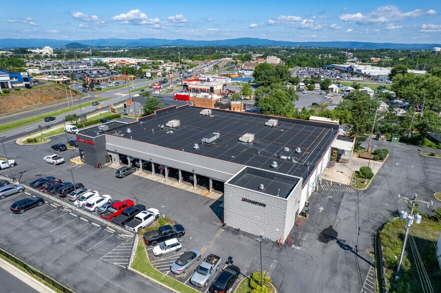 1740 E Market St, Harrisonburg, VA à vendre - Photo de l’immeuble – Image 3 sur 59