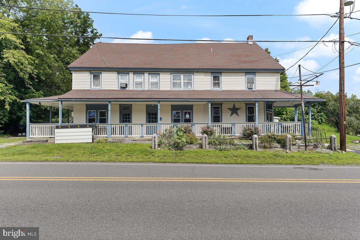 2116 Old Route 100, Bechtelsville, PA à vendre Photo de l’immeuble– Image 1 sur 26