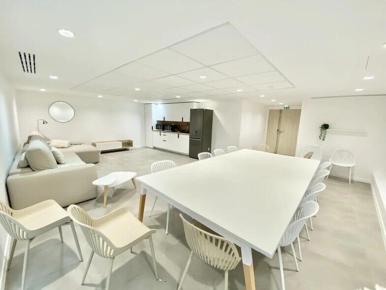 Bureau dans Asnières-sur-Seine à louer - Photo de l’immeuble – Image 3 sur 8