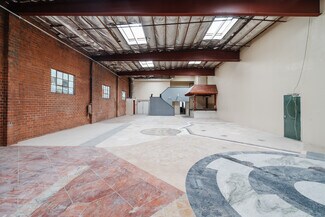 Plus de détails pour 8647 San Fernando Rd, Sun Valley, CA - Bureau/Local commercial, Industriel/Logistique à louer