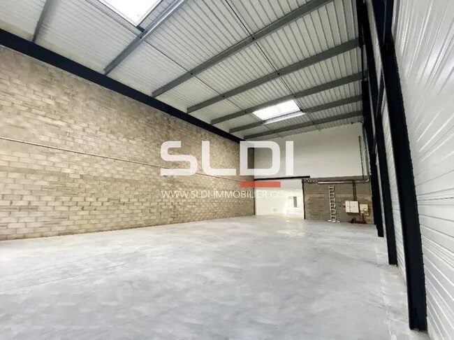 Plus de détails pour 14 Rue Fulgencio Gimenez, Vaulx-en-Velin - Local d’activités à vendre