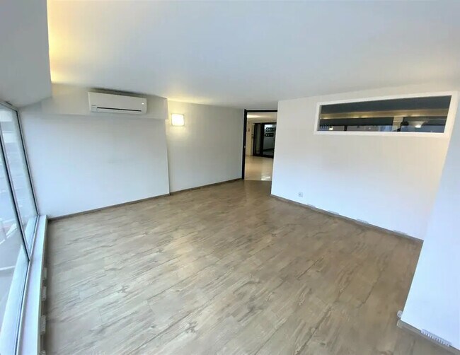 Plus de détails pour Bureau à vendre