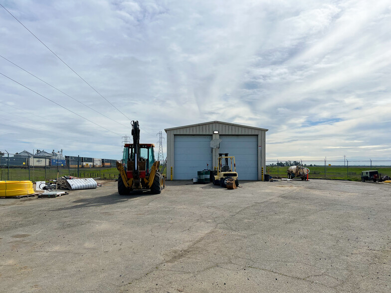 3387 W Riego Rd, Elverta, CA à vendre - Photo de l’immeuble – Image 2 sur 11
