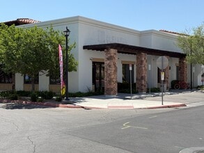 7557 Norman Rockwell Ln, Las Vegas, NV à louer Photo de l’immeuble– Image 1 sur 9