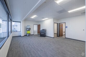 1495-1497 Zephyr Ave, Hayward, CA à louer Hall d’entrée– Image 2 sur 9