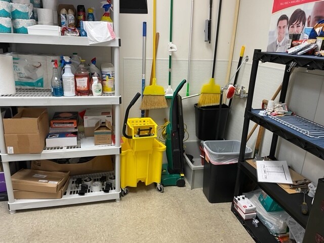 1240-1270 E Brandon Blvd, Brandon, FL à louer - Photo de l’immeuble – Image 3 sur 12