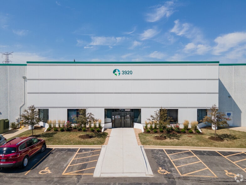 3920 Enterprise Ct, Aurora, IL à louer - Photo principale – Image 1 sur 5