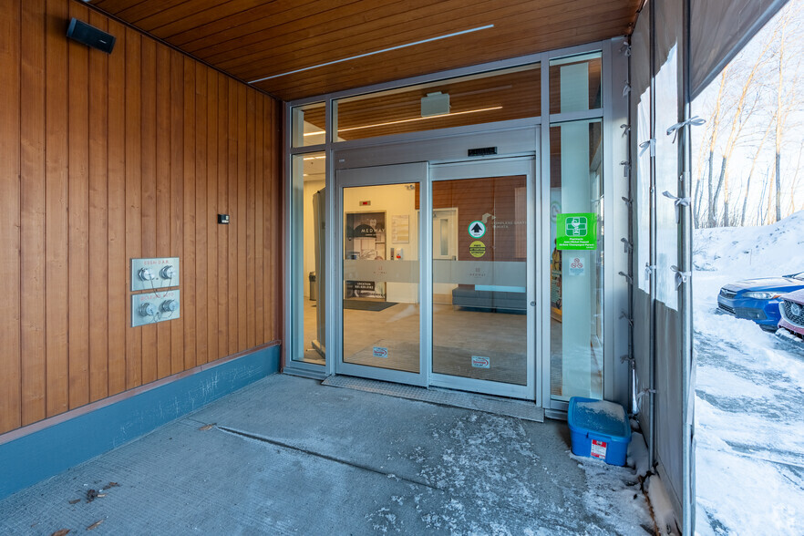 700 Av Taniata, Lévis, QC à louer - Photo de l’immeuble – Image 3 sur 5