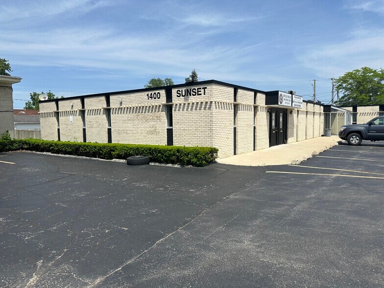 1400 Sunset Ave, Waukegan, IL à louer - Photo de l’immeuble – Image 3 sur 12