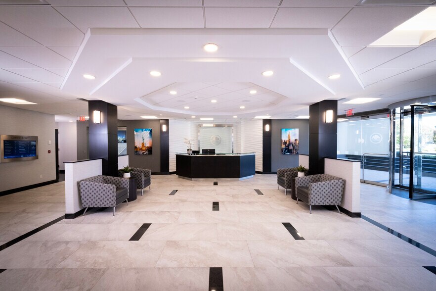 175 Pinelawn Rd, Melville, NY à louer - Photo intérieure – Image 3 sur 12