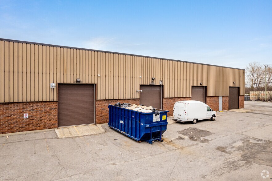 835 Av Bancroft, Pointe-claire, QC à louer - Photo de l’immeuble – Image 3 sur 4