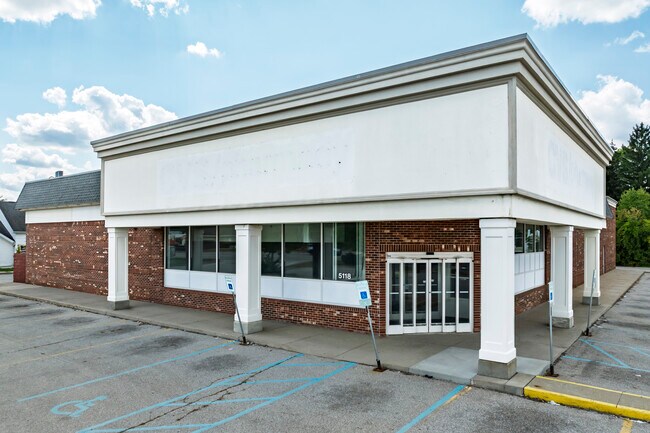 Plus de détails pour 5118 S Martin Luther King Jr Blvd, Lansing, MI - Local commercial aux enchères