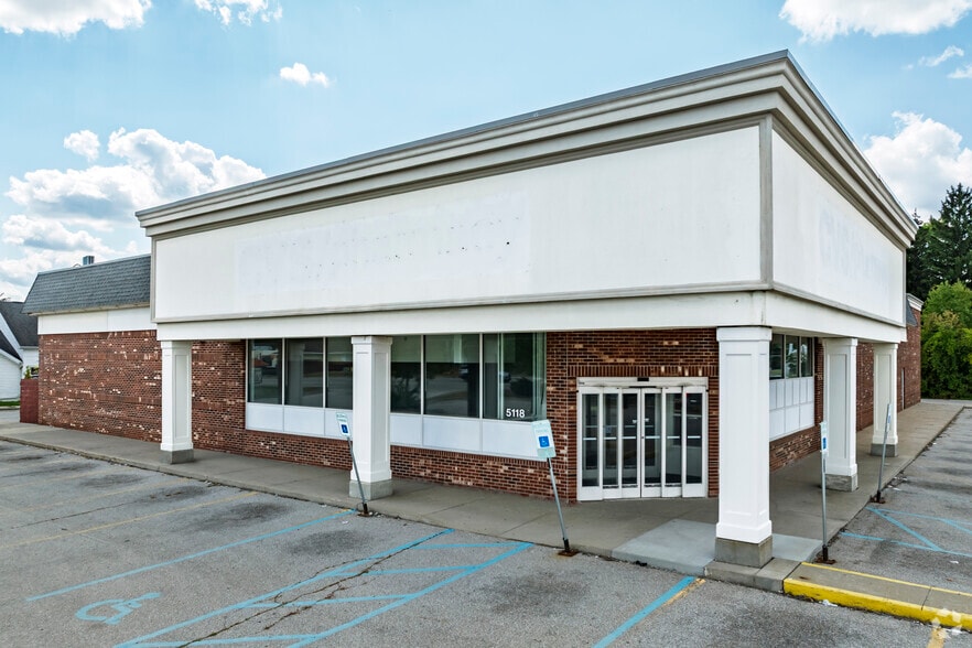 5118 S Martin Luther King Jr Blvd, Lansing, MI à vendre - Photo principale – Image 1 sur 20