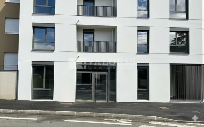 Plus de détails pour Local commercial à louer