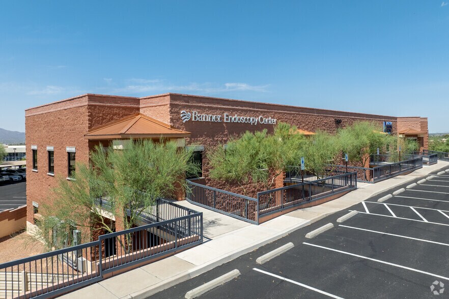 7490 N Oracle Rd, Tucson, AZ à vendre - Photo de l’immeuble – Image 1 sur 15