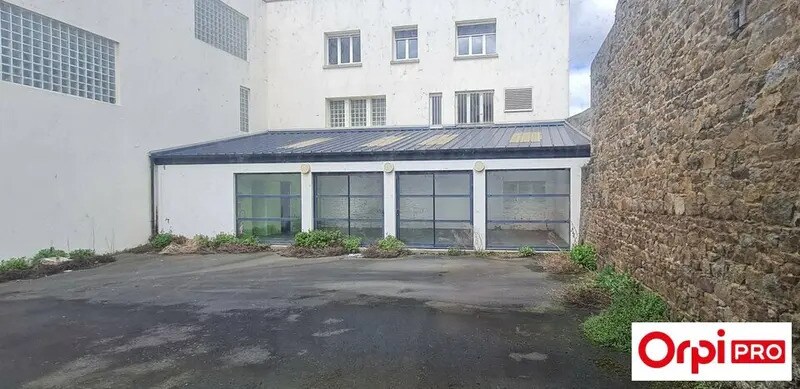 Bureau dans Saint-Brieuc à louer - Photo de l’immeuble – Image 1 sur 2