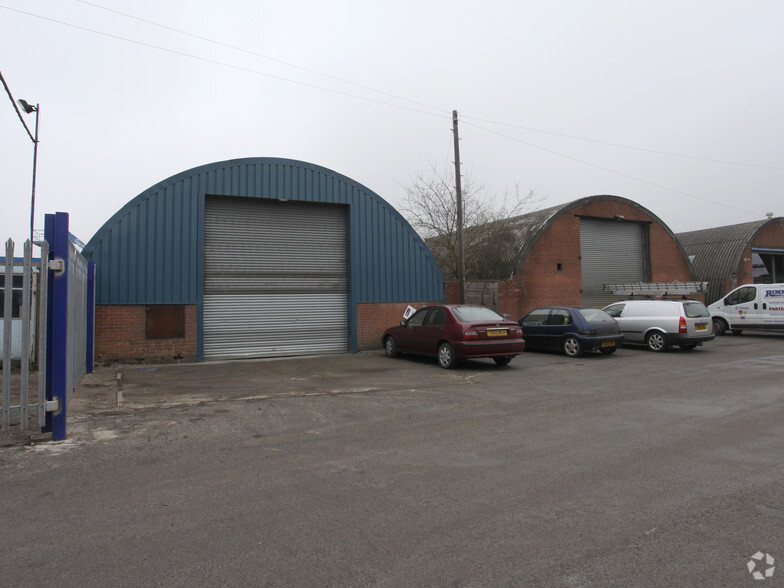 Boughton Industrial Estate, Boughton à vendre - Photo principale – Image 2 sur 2