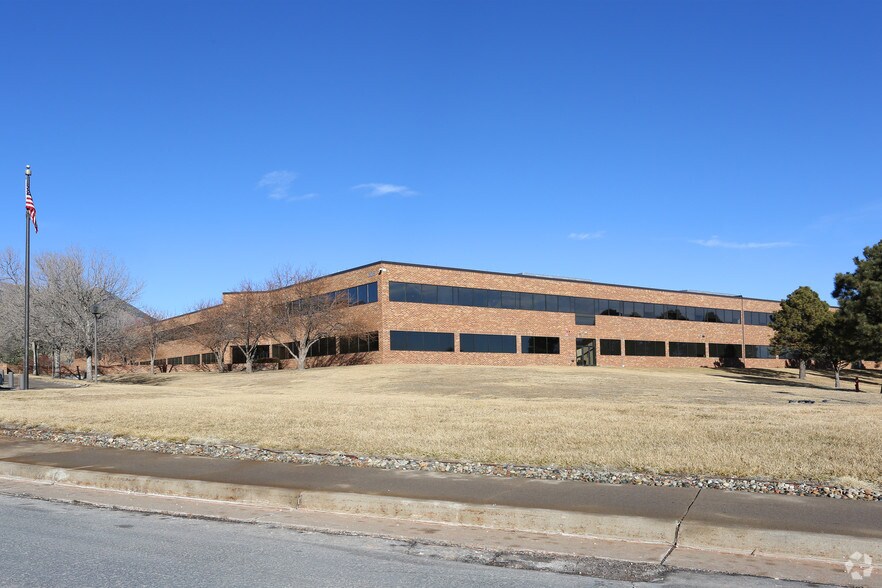 305 S Rockrimmon Blvd, Colorado Springs, CO à louer - Photo de l’immeuble – Image 1 sur 16