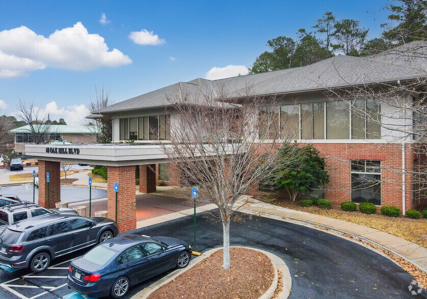 60 Oak Hill Blvd, Newnan, GA à louer - Photo de l’immeuble – Image 2 sur 4