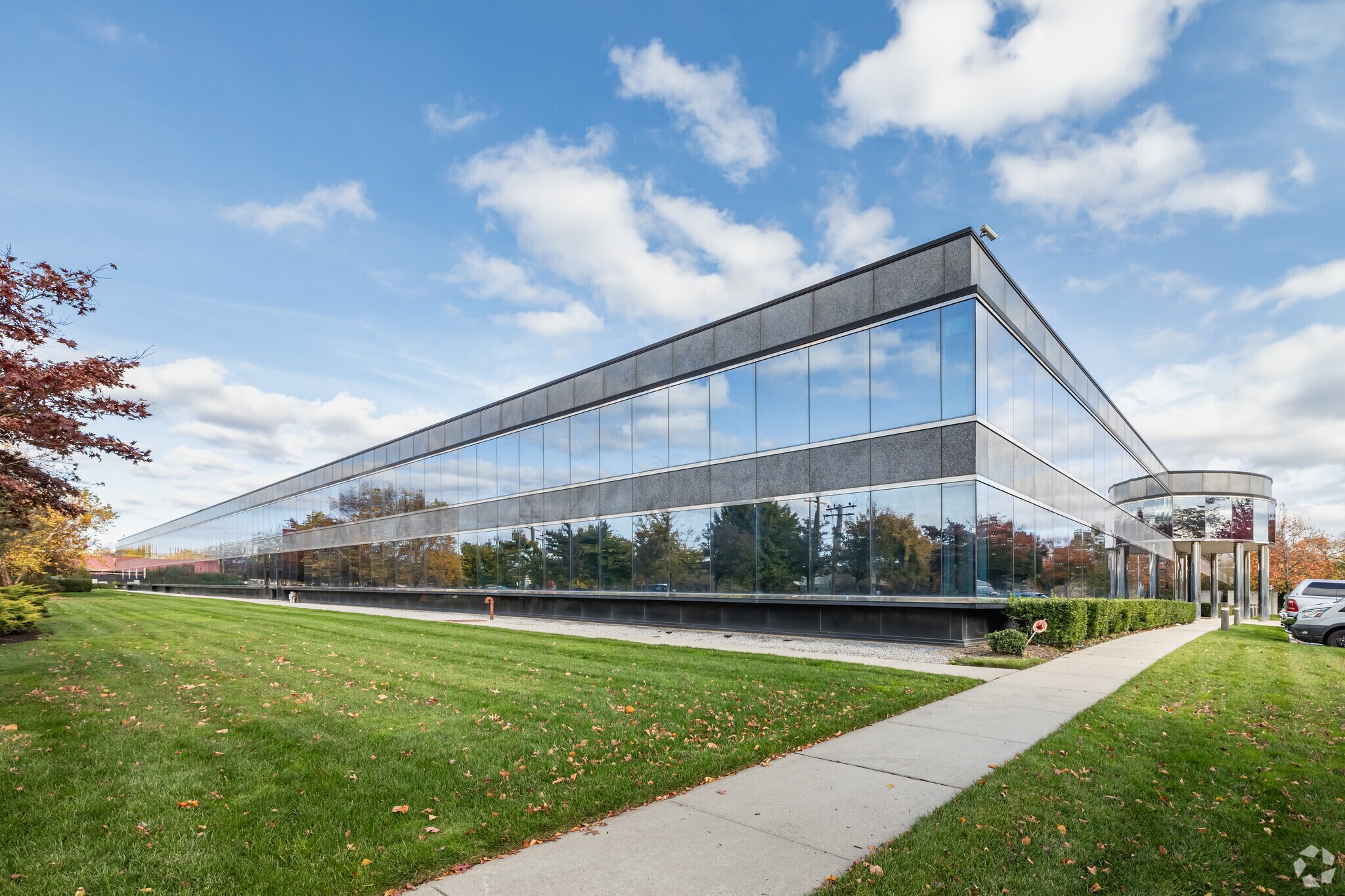 515 Broadhollow Rd, Melville, NY à louer Photo principale– Image 1 sur 20