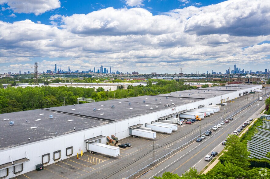 1000 New County Rd, Secaucus, NJ à louer - Photo principale – Image 1 sur 3