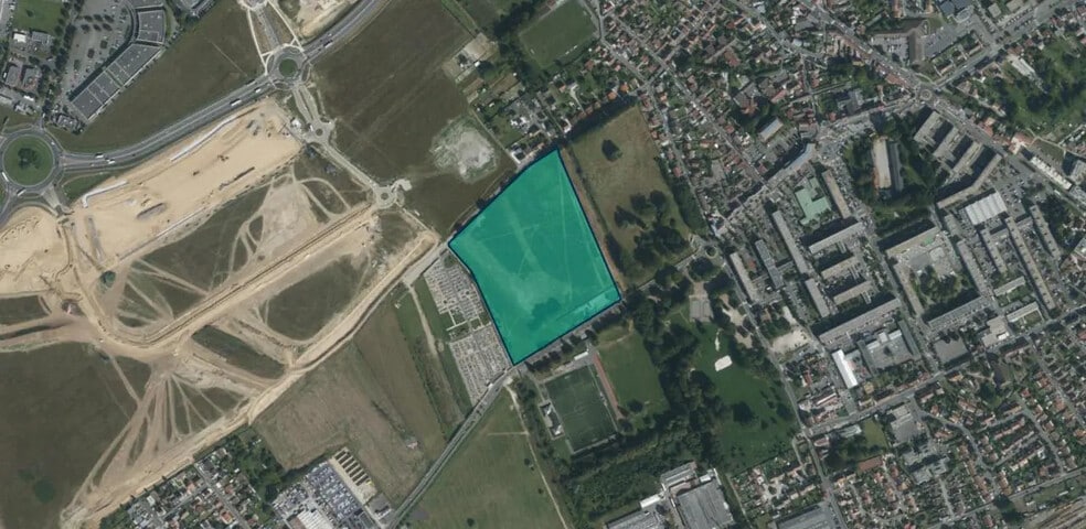 Local d'activités dans Persan à vendre - Photo de l’immeuble – Image 1 sur 4