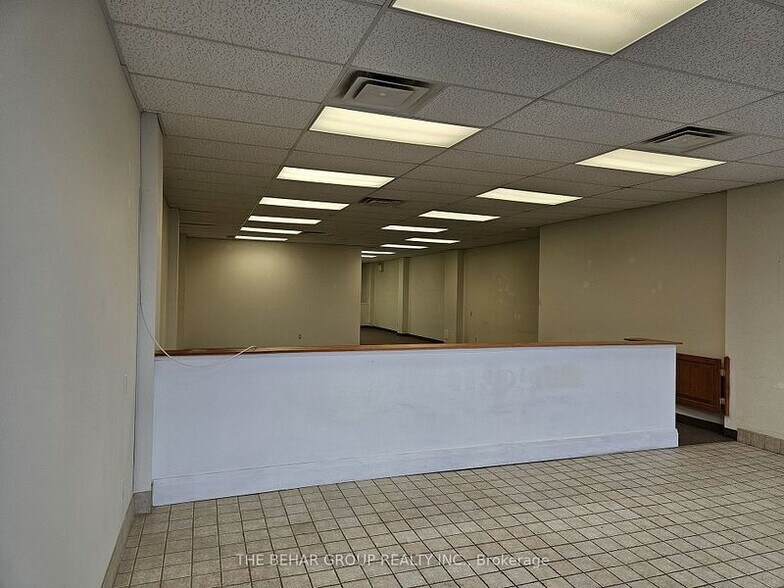 1848 Eglinton Ave, Toronto, ON à louer - Photo intérieure – Image 3 sur 6
