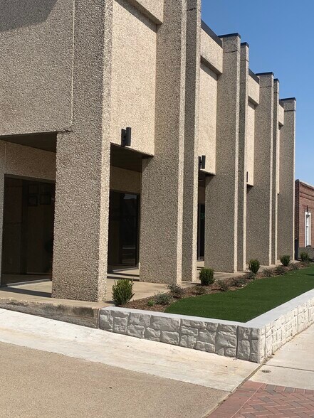 801 E Abram St, Arlington, TX à louer - Photo de l’immeuble – Image 1 sur 15