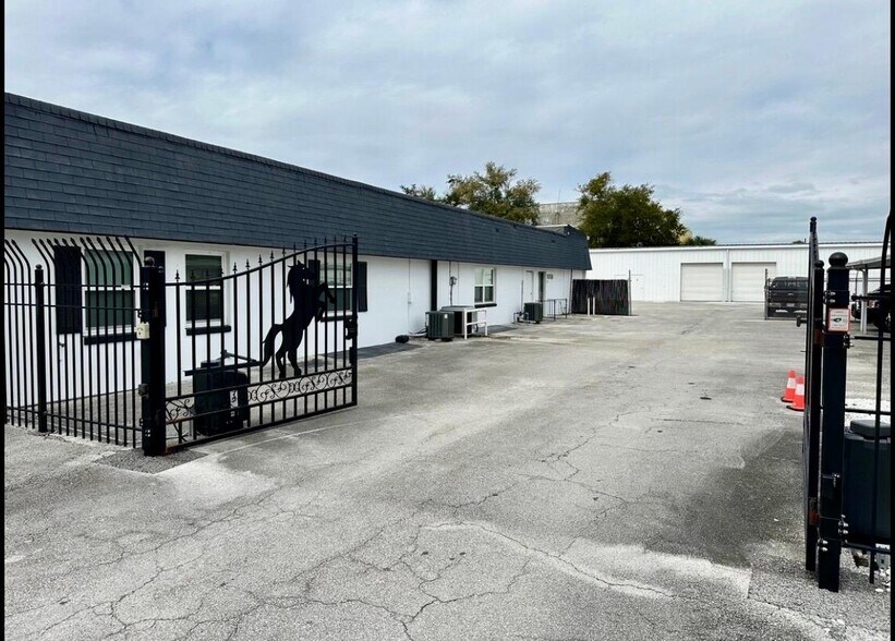 1075 Orienta Ave, Altamonte Springs, FL à louer - Photo de l’immeuble – Image 2 sur 6