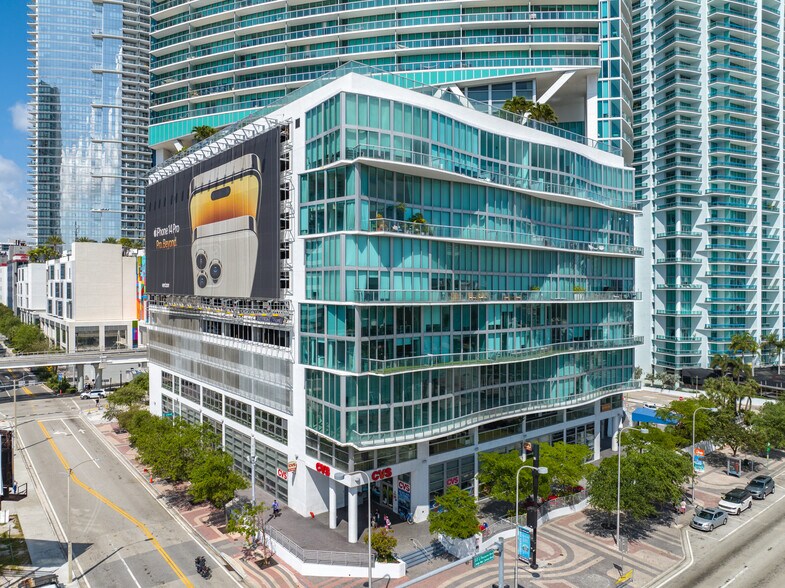 888 Biscayne Blvd, Miami, FL à louer - Photo de l’immeuble – Image 2 sur 32