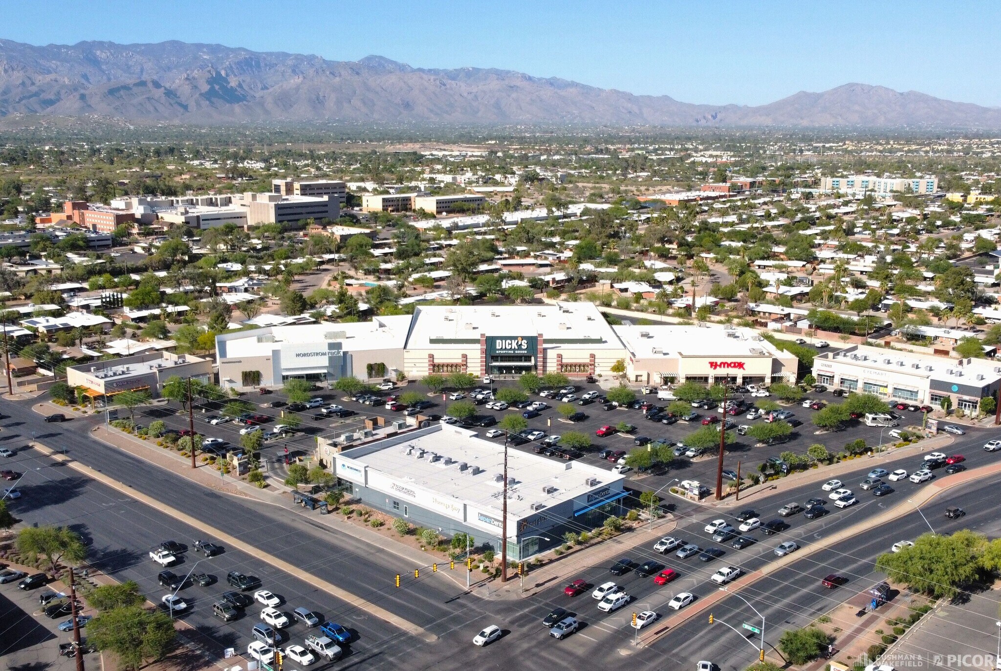 6311-6371 E Broadway Blvd, Tucson, AZ à louer Photo de l’immeuble– Image 1 sur 6