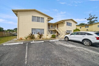 Plus de détails pour 461 Sunshine Dr, Coconut Creek, FL - Logement à vendre