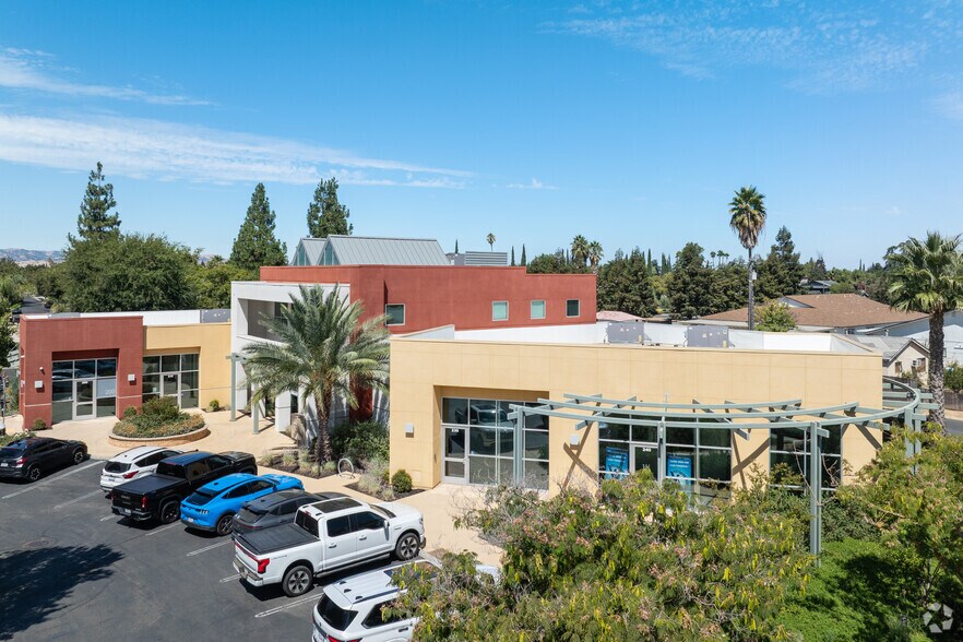 3361 Walnut Blvd, Brentwood, CA à louer - Photo principale – Image 2 sur 3