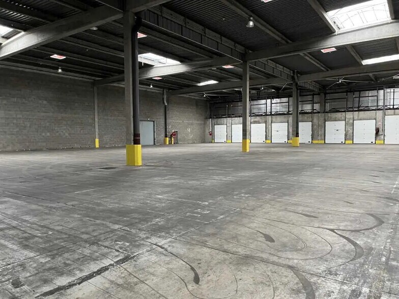 Bureau dans Corbas à louer - Photo de l’immeuble – Image 2 sur 31