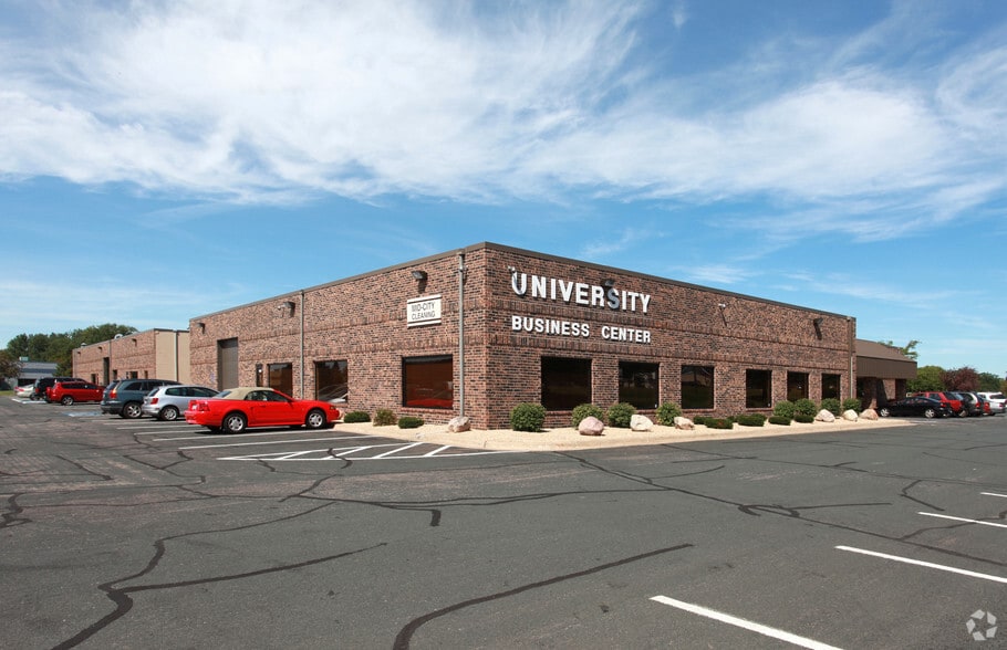 8000-8090 NE University Ave, Minneapolis, MN à louer - Photo principale – Image 1 sur 8