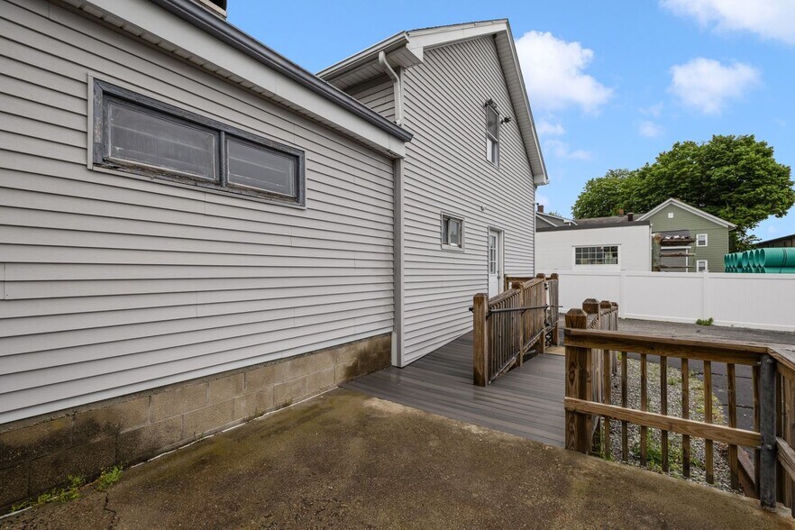 84-86 Kilvert St, Warwick, RI à vendre - Photo de l’immeuble – Image 3 sur 40