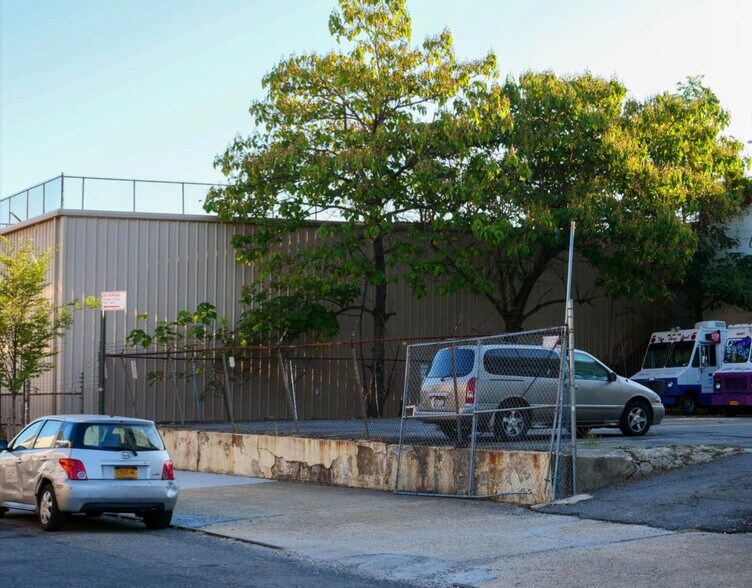 47-51 33rd St, Long Island City, NY à vendre - Photo de l’immeuble – Image 3 sur 10