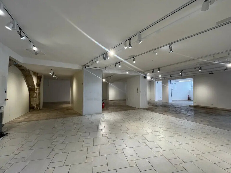 Local commercial dans Carpentras à louer - Photo de l’immeuble – Image 3 sur 10