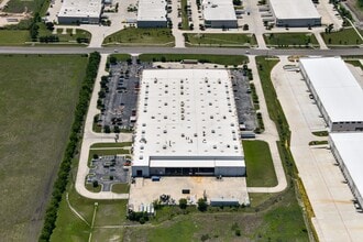 1611 Clovis Barker Rd, San Marcos, TX à louer Photo de l’immeuble– Image 2 sur 5