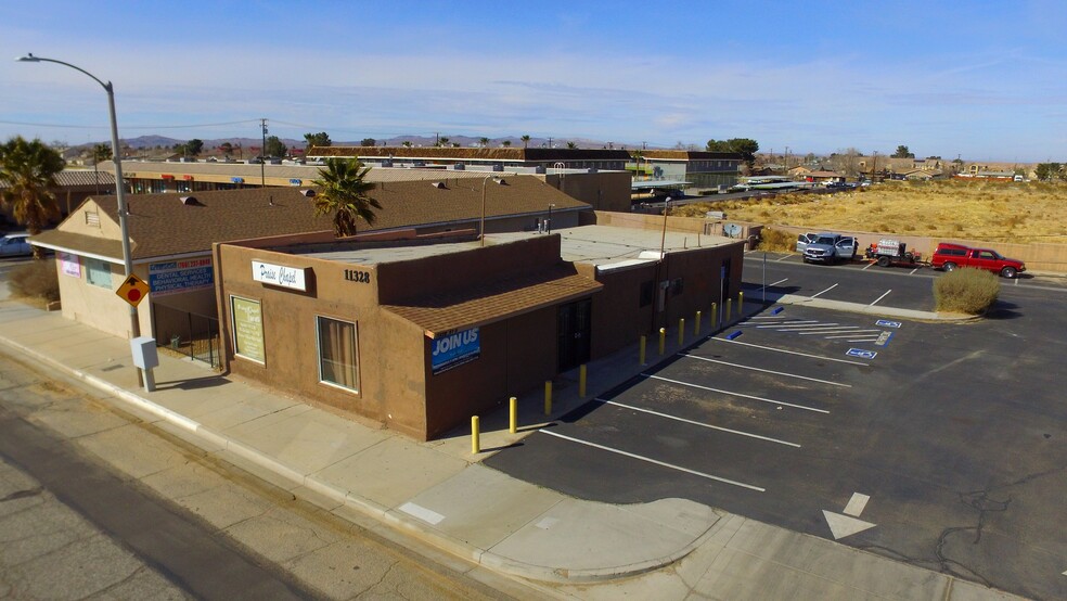 11328 Bartlett Ave, Adelanto, CA à louer - Photo principale – Image 1 sur 13