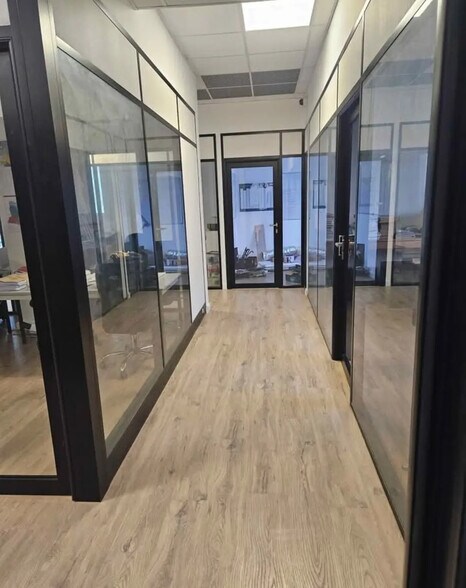 Local d’activités dans Rennes à louer - Photo de l’immeuble – Image 3 sur 21