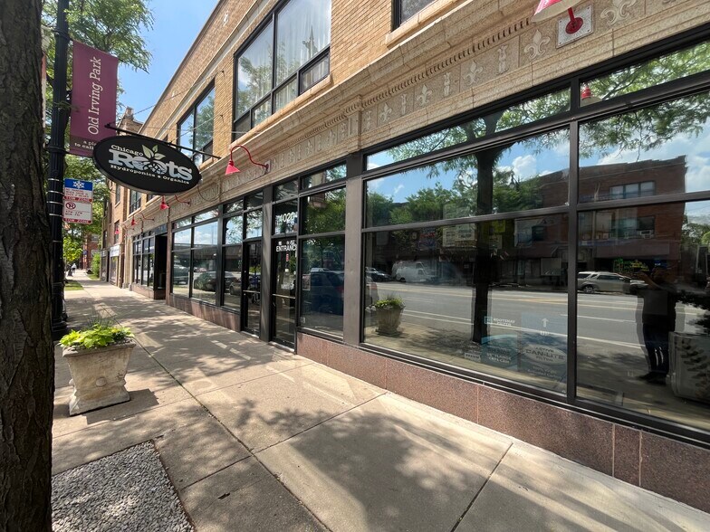 4020 W Irving Park Rd, Chicago, IL à louer - Photo de l’immeuble – Image 2 sur 7