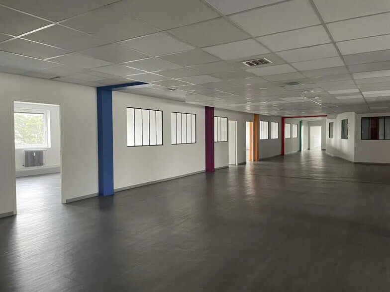 Bureau dans Montreuil à louer - Photo de l’immeuble – Image 2 sur 7